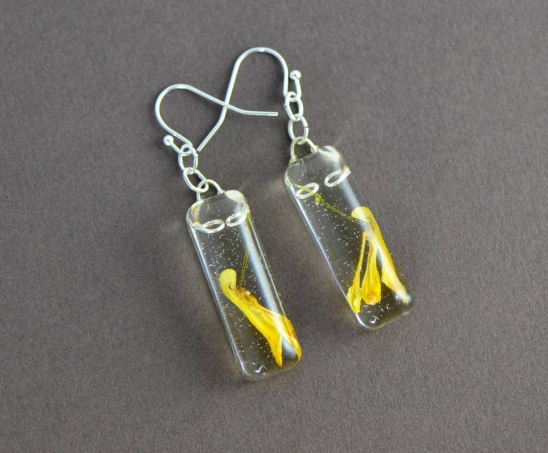 Gepresste Wildklee-Ohrringe Gelbe Blumen-Harz-Ohrringe Gepresste Wildklee-Ohrringe Gelbe Blumen-Harz-Ohrringe von OrioleStudio