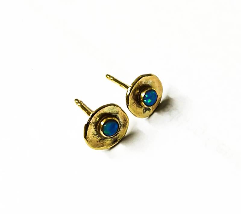 14K Solid Gold Opal Ohrstecker 8 Mm 3 Stein Ohrringe Blauer Geburtsstein von OritNaar
