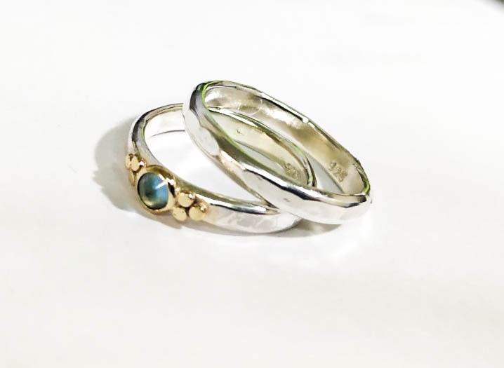 Frauen Braut-Sets Ring, Stapelbar Solitaire Silber Sterling Bands, Paar Ring-Set von OritNaar