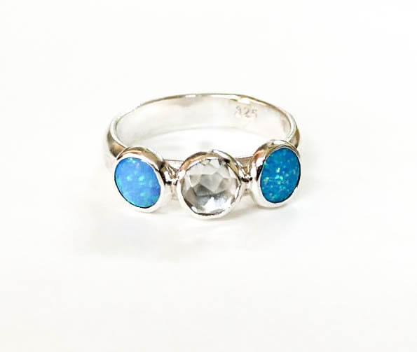 Geburtsstein-Opal-Ring/Mehrstein-Opal-Ring Schlichte Ringe Alltägliche Blauer Opal-Edelstein-Ring Handgefertigter Schmuck Für Sie von OritNaar