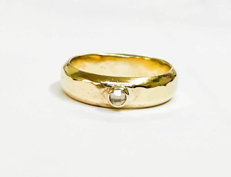 Gold Hochzeit Bands, 9K Solid Gold, Ehering, Handgemachte 4 Mm Frauen Mann Geschenk Für Ihn von OritNaar