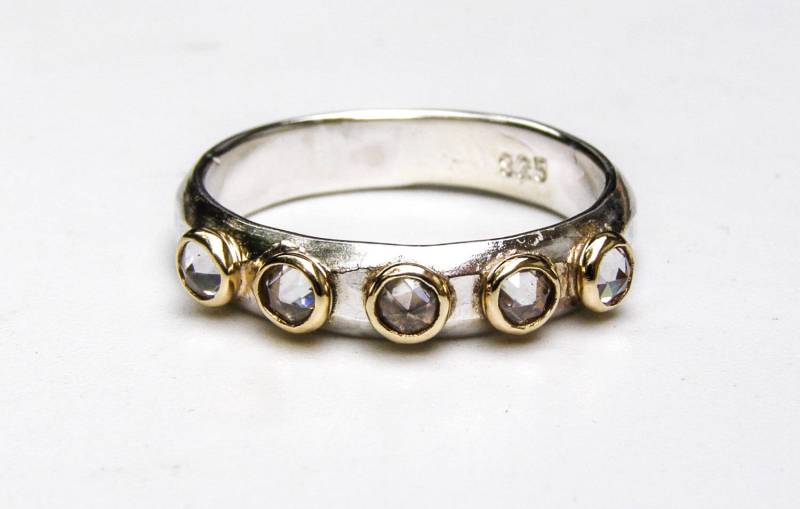 Silber Sterling Stapelbarer Ring, Weißer Topas Eheringe, Jubiläumsringe, Handgemachte Ringe von OritNaar