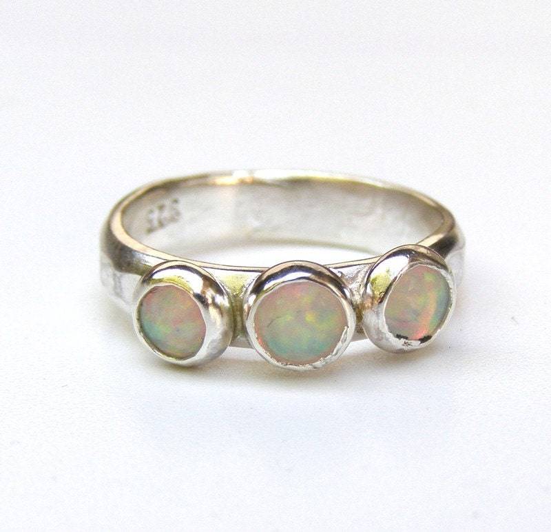 Weißer Opal Ring, 925 Silber Sterling Multi Stone Edelstein Ring Für Frauen von OritNaar