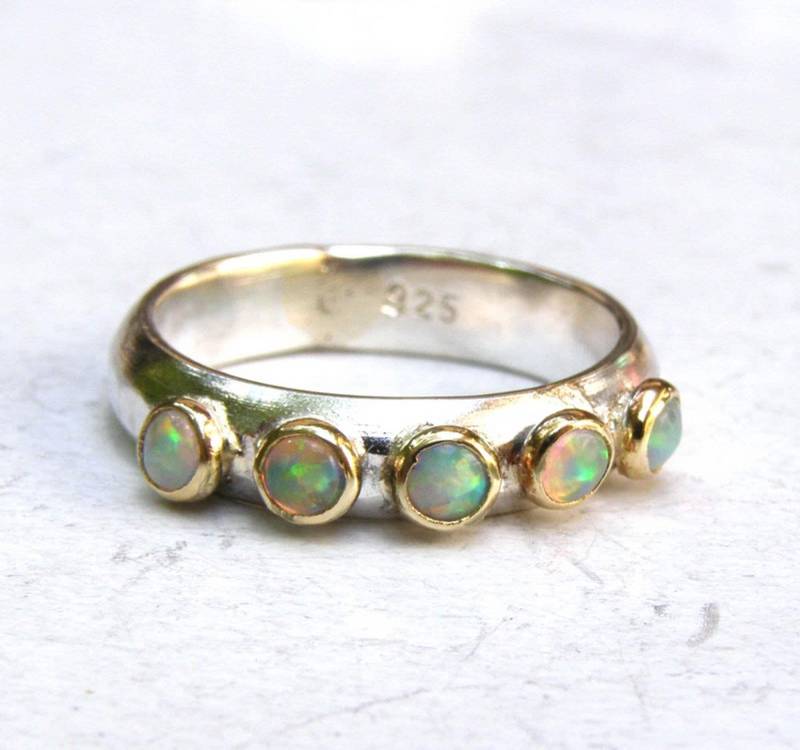 Weißer Opal Ring | 925 Sterling Silber Handgefertigter Minimalist von OritNaar