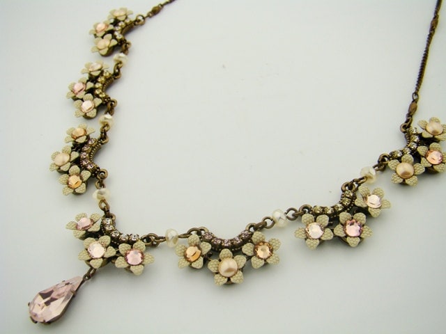 Mehr Farben - The Medley Of Flowers Halskette Lange Version Orly Zeelon 108302-3211 Messy Coquette von OrlyZeelon