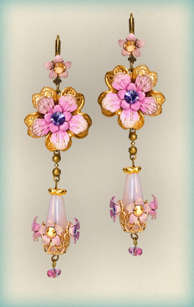 Orly Zeelon Die Akzentuierten Blumen Ohrringe-207918-5308 von OrlyZeelon