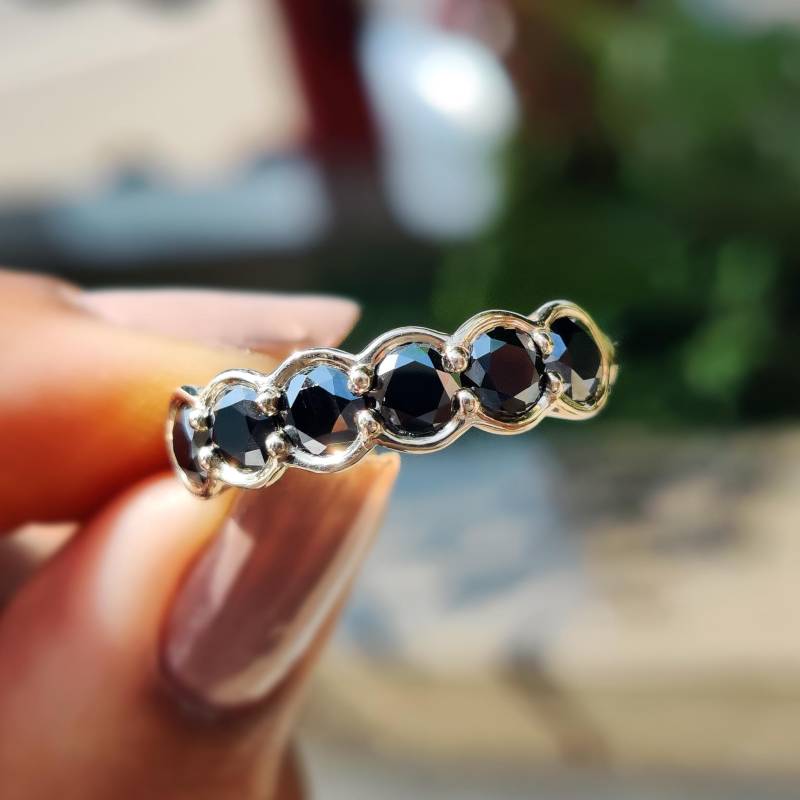 Sechs Stein Halbe Lünette Set Band - 4 Mm Rundschliff Schwarz Moissanite Ehering Massiv Gelb Weiß Roségold von Ornamora