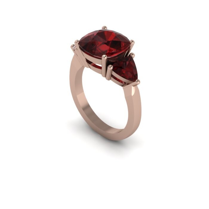 Frauen Granat Ring Im Kissenschliff von OroMaya