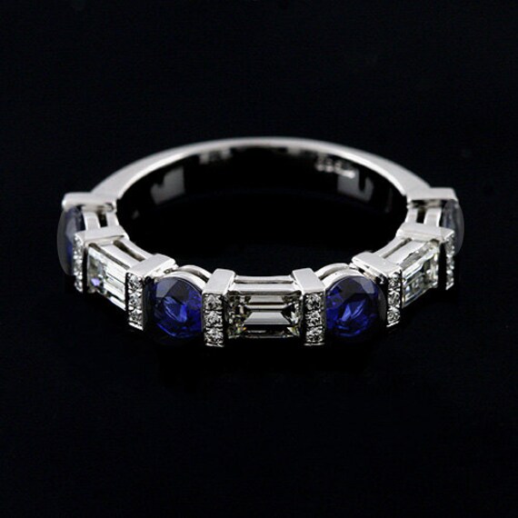 Diamant Baguette Ehering , Blauer Saphir Edelstein Frauen Geteilte Prong Auf Halbem Weg Platin 3, 5 Mm von OroSpot