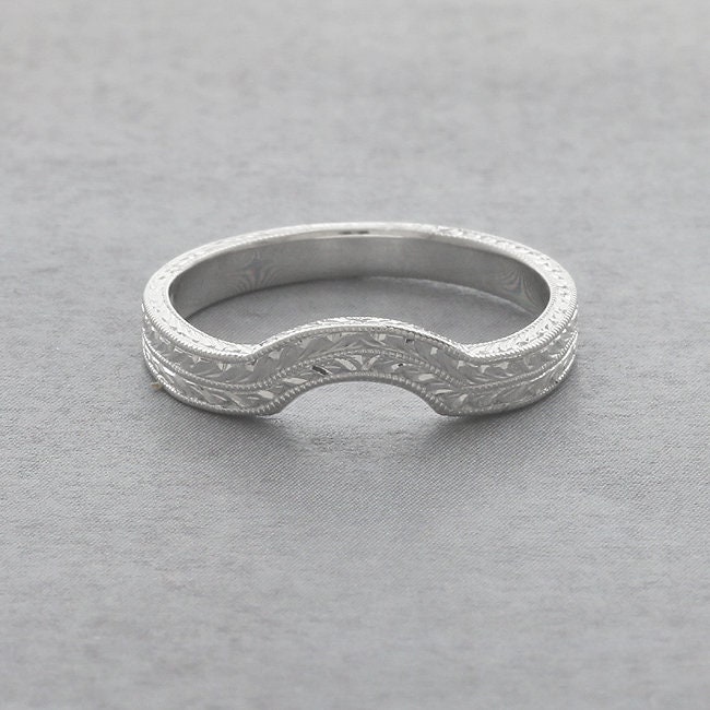 Gebogener Hand Gravierter Dreifach Milgrain Ehering Aus Silber von OroSpot