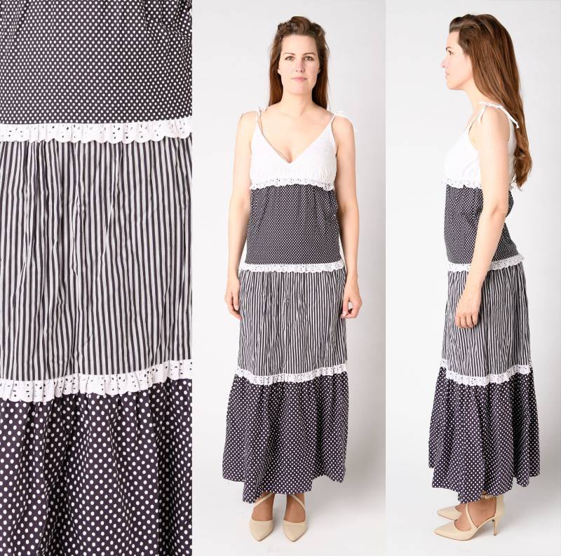 Verträumtes 70Er Jahre Polka Dot Gestreiftes Sonnenkleid Spaghetti Träger Spitzen Top Schwarz Weiß Maxi Länge Klein Medium 3 Stufen Rock Verträumtes 70Er Jahre Polka Dot Gestreiftes Sonnenkleid Spaghetti Träger Spitzen Top Schwarz Weiß Maxi Länge Klein Medium 3 Stufen Rock von OrocopiaVintage