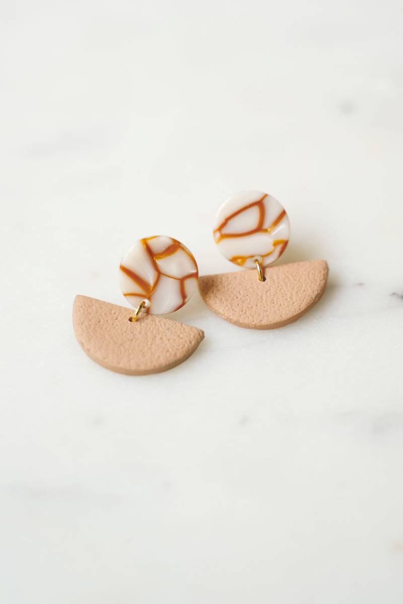 Ohrringe | Statementohrringe Unikat Acetat Orange |Terrakotta Muster Statement Ohrstecker Halbkreis Modern Ohrringe | Statementohrringe Unikat Acetat Orange |Terrakotta Muster Statement Ohrstecker Halbkreis Modern von OrodiDesign