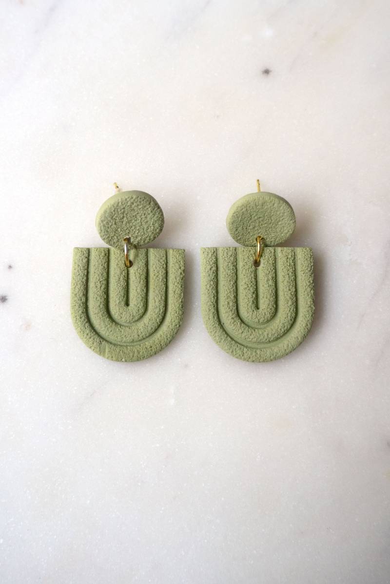 Polymer Clay Ohrringe | Unikat Geometrisch Statementohrringe Grün Olive Regenbogen von OrodiDesign