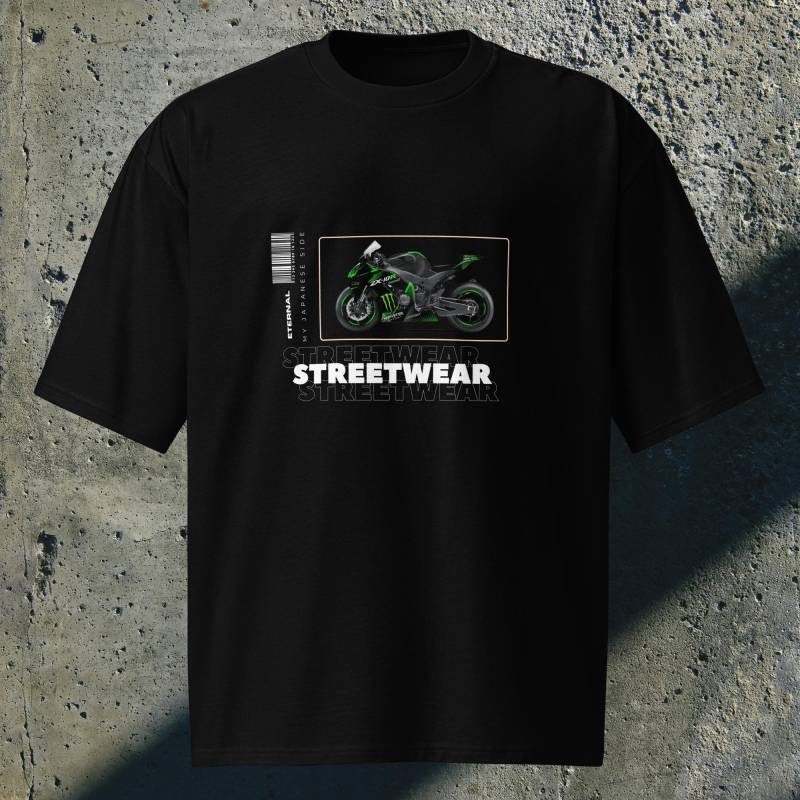 Schweres Oversized T-Shirt Streetwear Kawasaki Bike Biker Unisex von OrsheeDesign