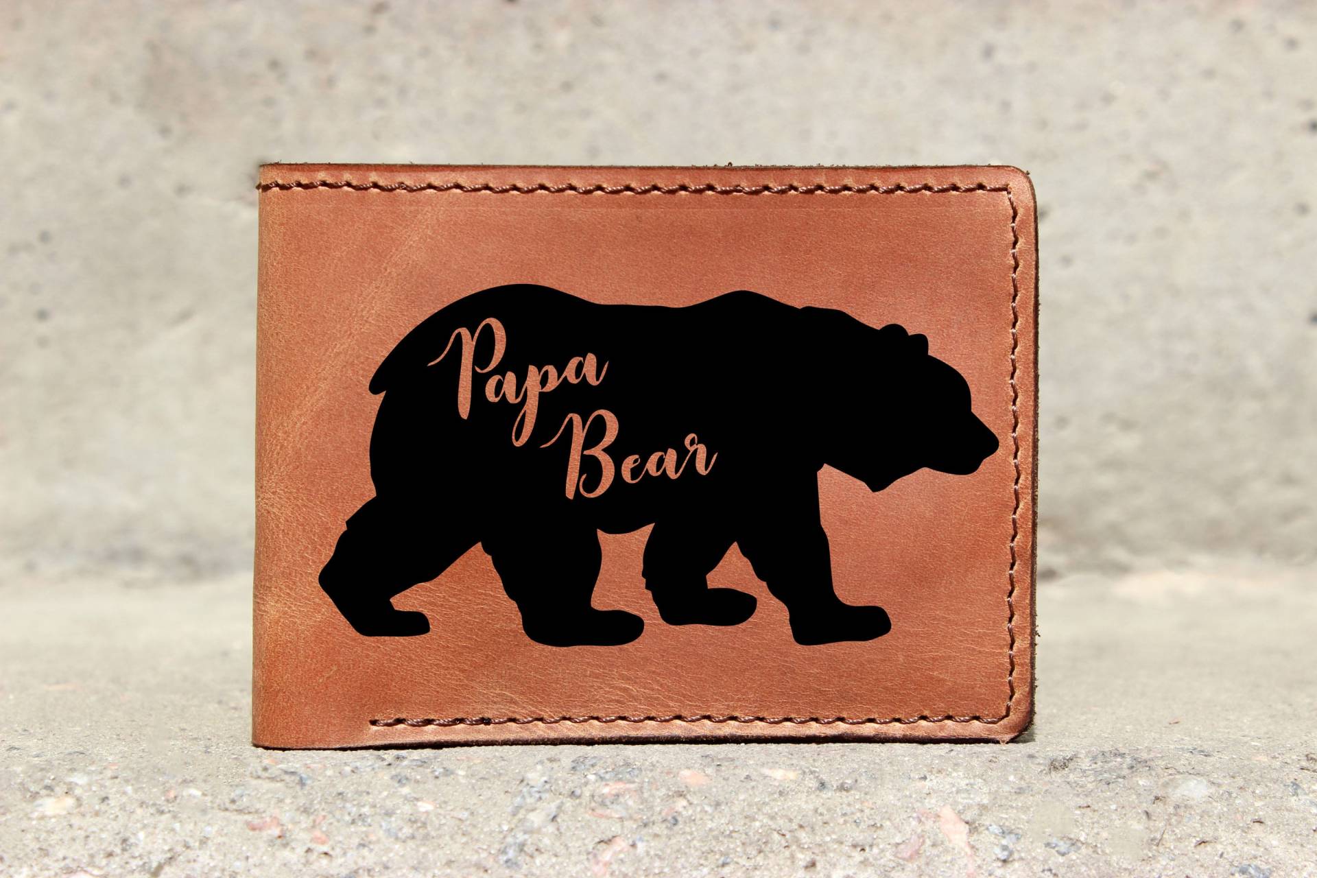 Bär Personalisiertes Portemonnaie, Tier Wald Natur Leder Geldbörse, Papa Mama Grizzly Hochzeit Brieftasche Ringanhänger von OrtegaGoods