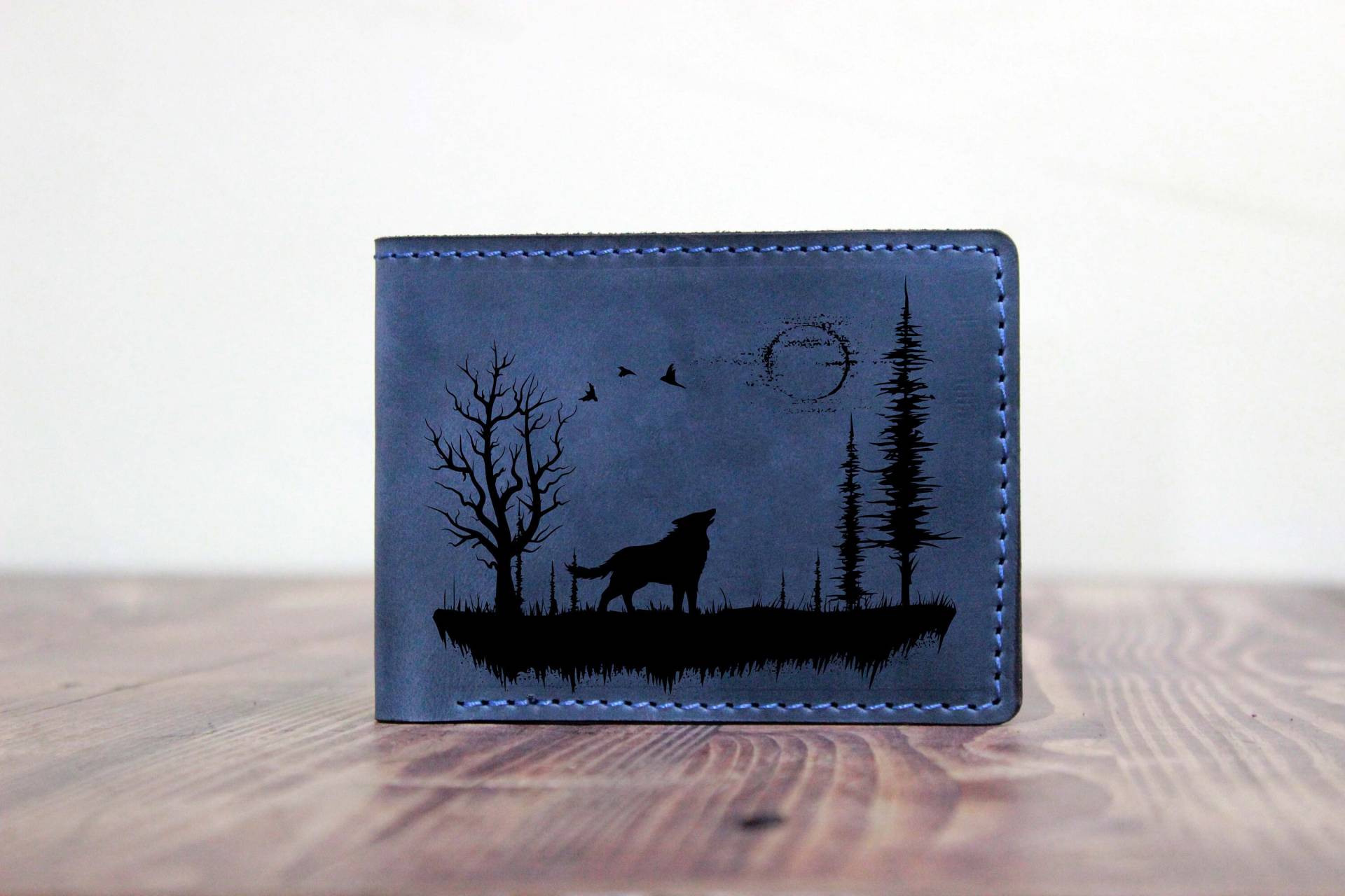 Heulender Wolf Design Portemonnaie Geschenk Für Männer & Frauen Bifold Wild Animals | Tier Liebhaber Personalisierte Geldbörse Wildtier Geschenkidee von OrtegaGoods