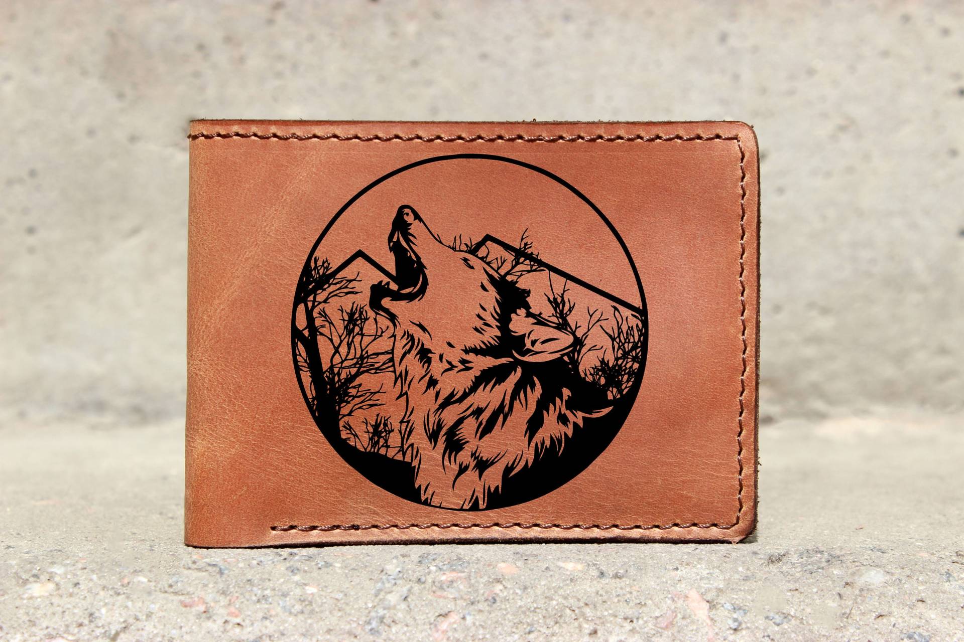 Heulender Wolf Design Portemonnaie Geschenk Für Männer & Frauen Bifold Wild Animals | Tier Liebhaber Personalisierte Geldbörse Wildtier Geschenkidee von OrtegaGoods