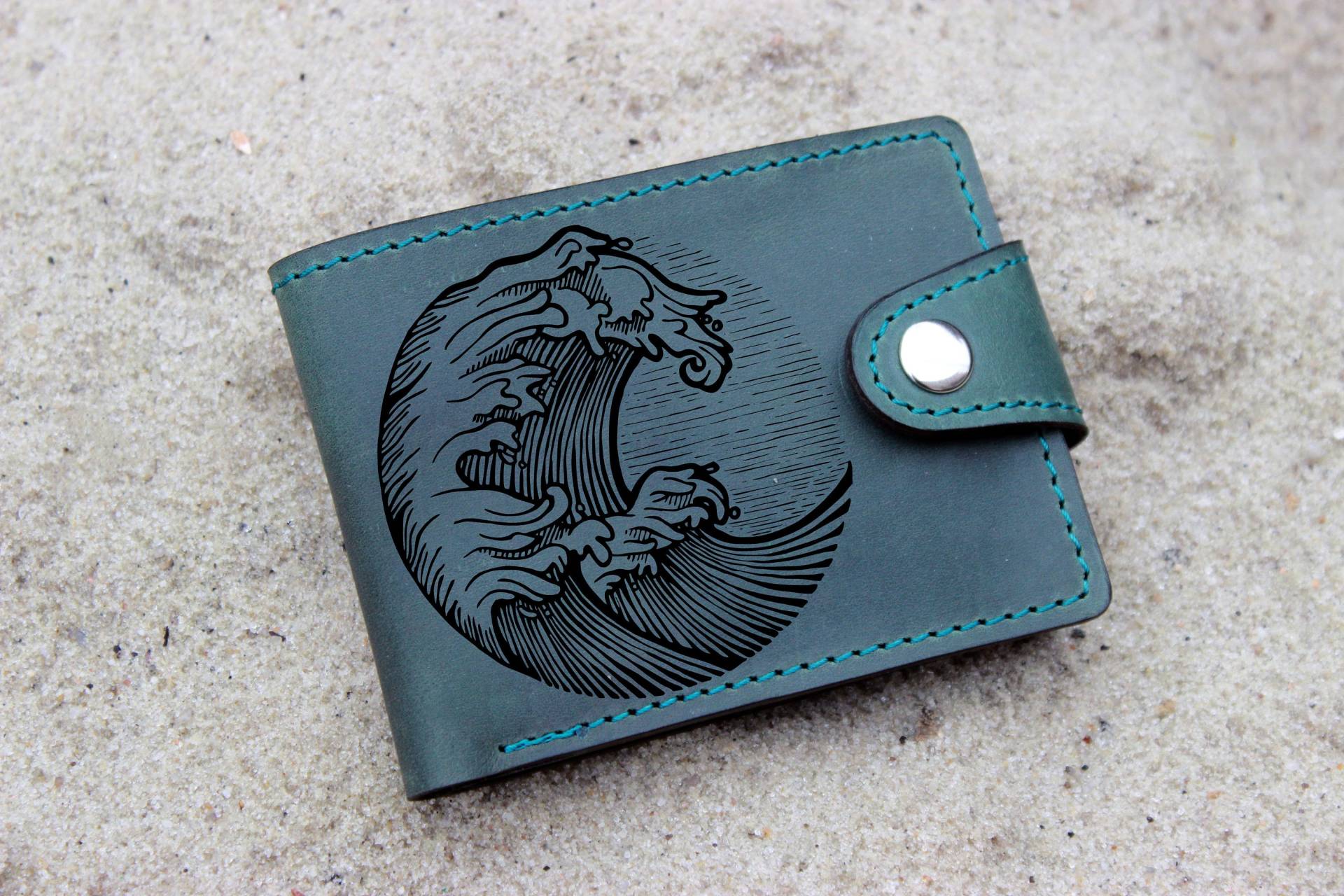 The Great Wave Off Kanagawa Design Portemonnaie Für Männer & Frauen | Japanese Hokusai Japan Liebhaber Personalisierte Geldbörse Geschenkidee von OrtegaGoods