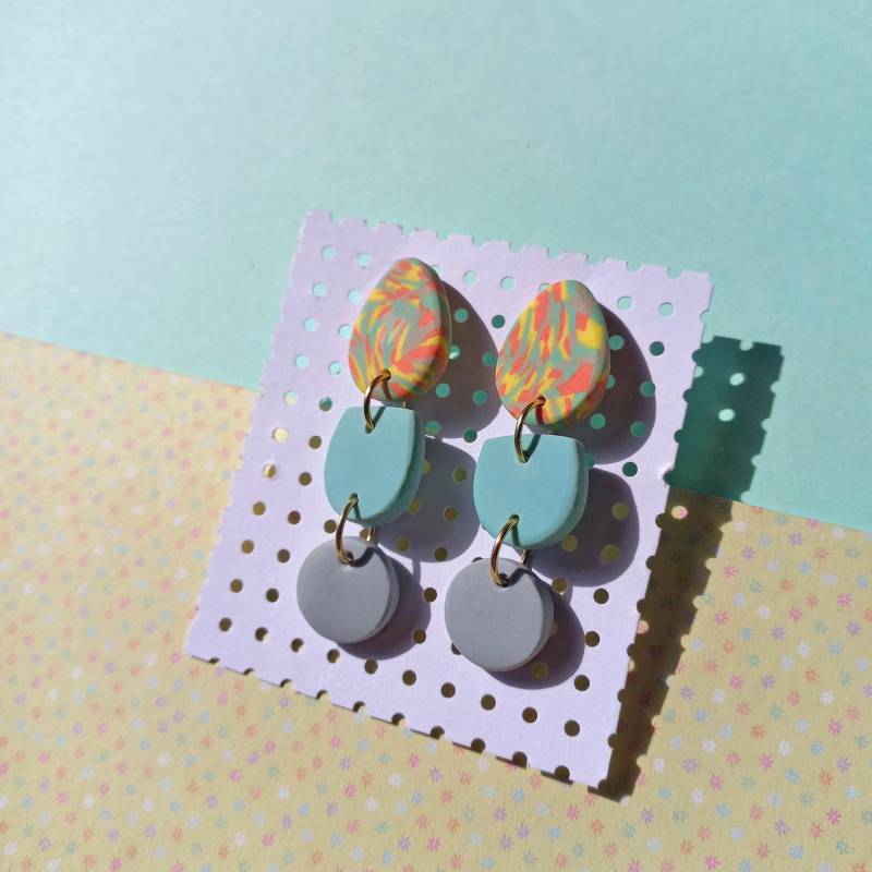 Dezente Mehrfarbige Herbst Ohrringe, Ohrstecker Mit Pastellfarben Aus Polymer Clay von Orvanda