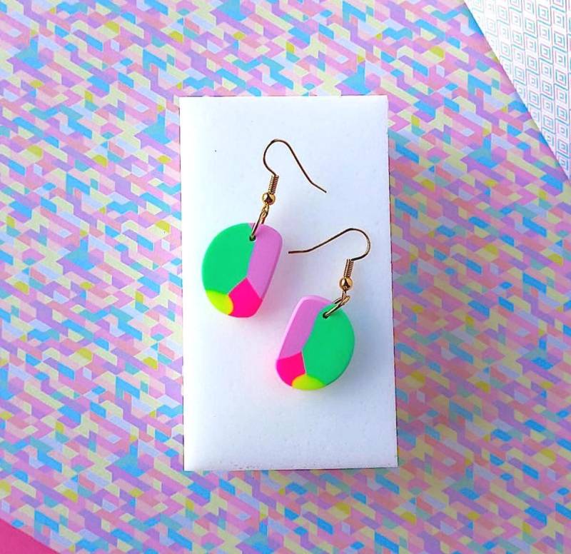 Neon Ohrringe Hängend Bunt Aus Polymer Clay, Auffällige Statement Ohrringe, Vergoldet Neon Ohrringe Hängend Bunt Aus Polymer Clay, Auffällige Statement Ohrringe, Vergoldet von Orvanda