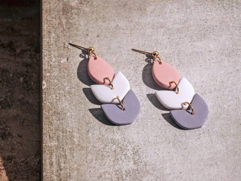 Herbst Ohrringe Blatt, Dreifarbige Hängend Aus Polymer Clay von Orvanda