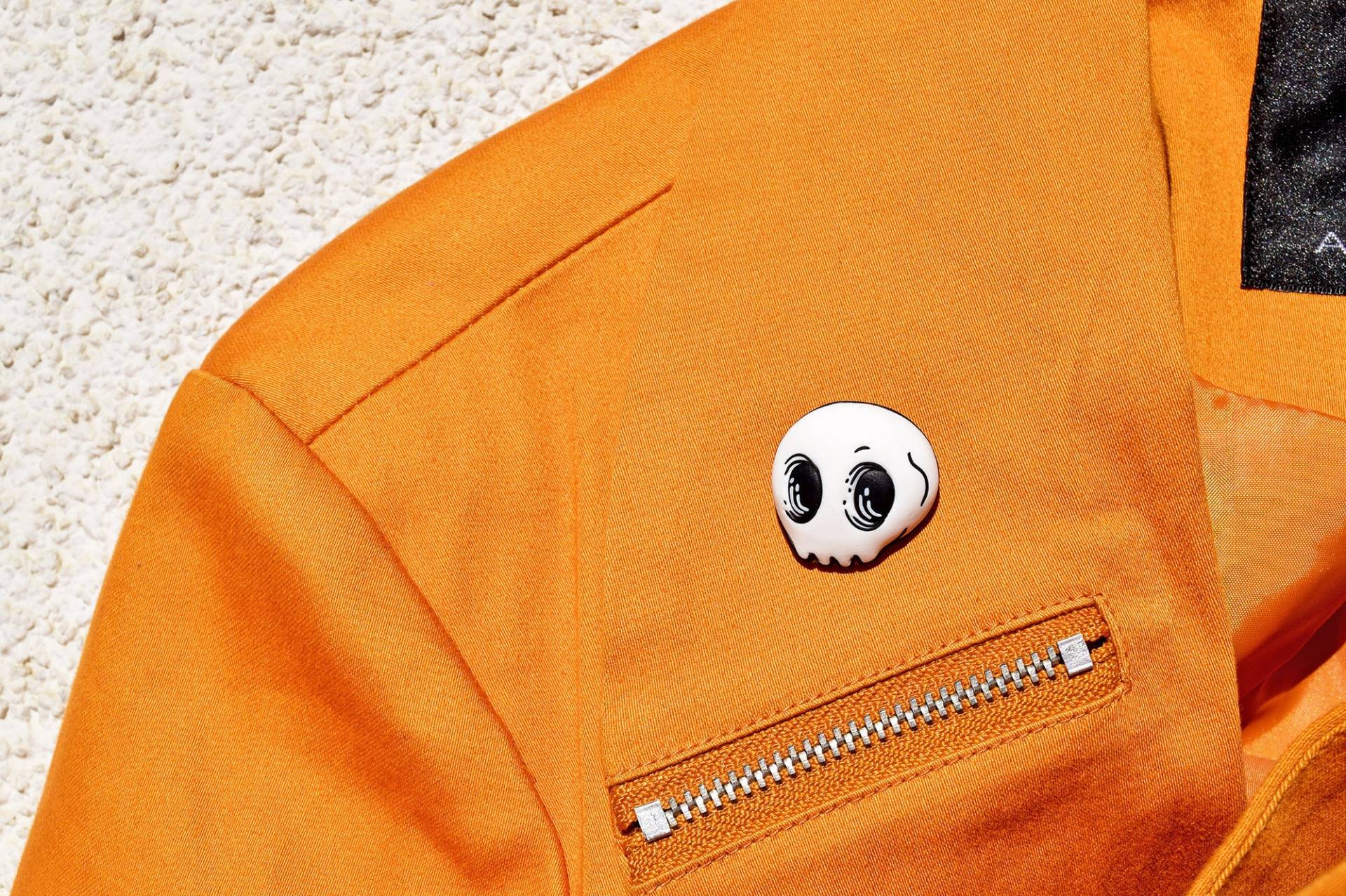 Niedliche Schädel Pin, Halloween Pin Brosche, Kawaii Goth Accessoires, Cartoon Anstecknadel, Biker Chick Geschenke von Osheep