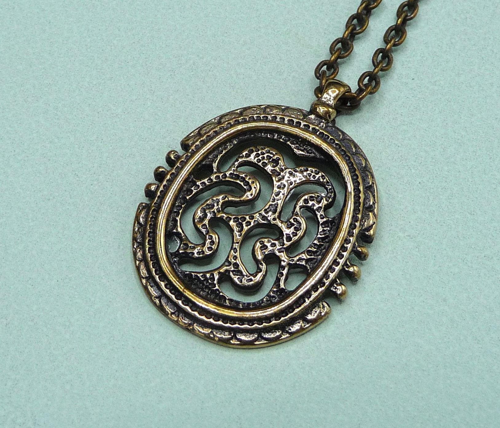 Juhani Vuorisalmi | Finnland. Bronzeanhänger. Jahrgang von OsmanieJewelry