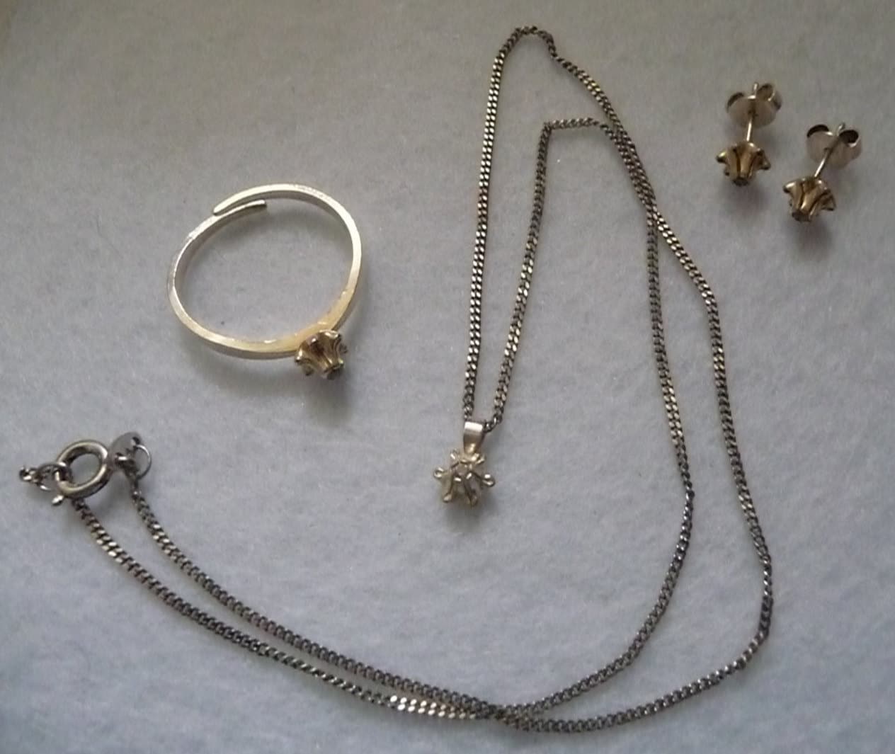 Ring, Halskette Und Ohrringe. Geld. Finnland. Jahrgang von OsmanieJewelry