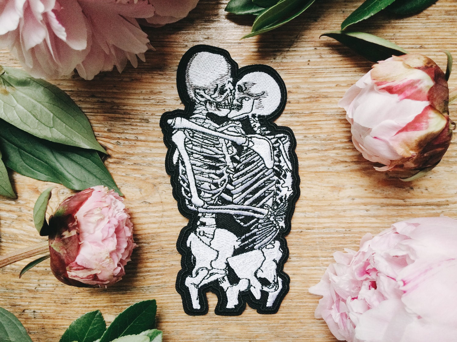 Skelett Kuss Anatomisch Aufnäher Menschliche Anatomie Liebe, Stickerei Punk Valentinstag Geschenk von OssuariumFloreus