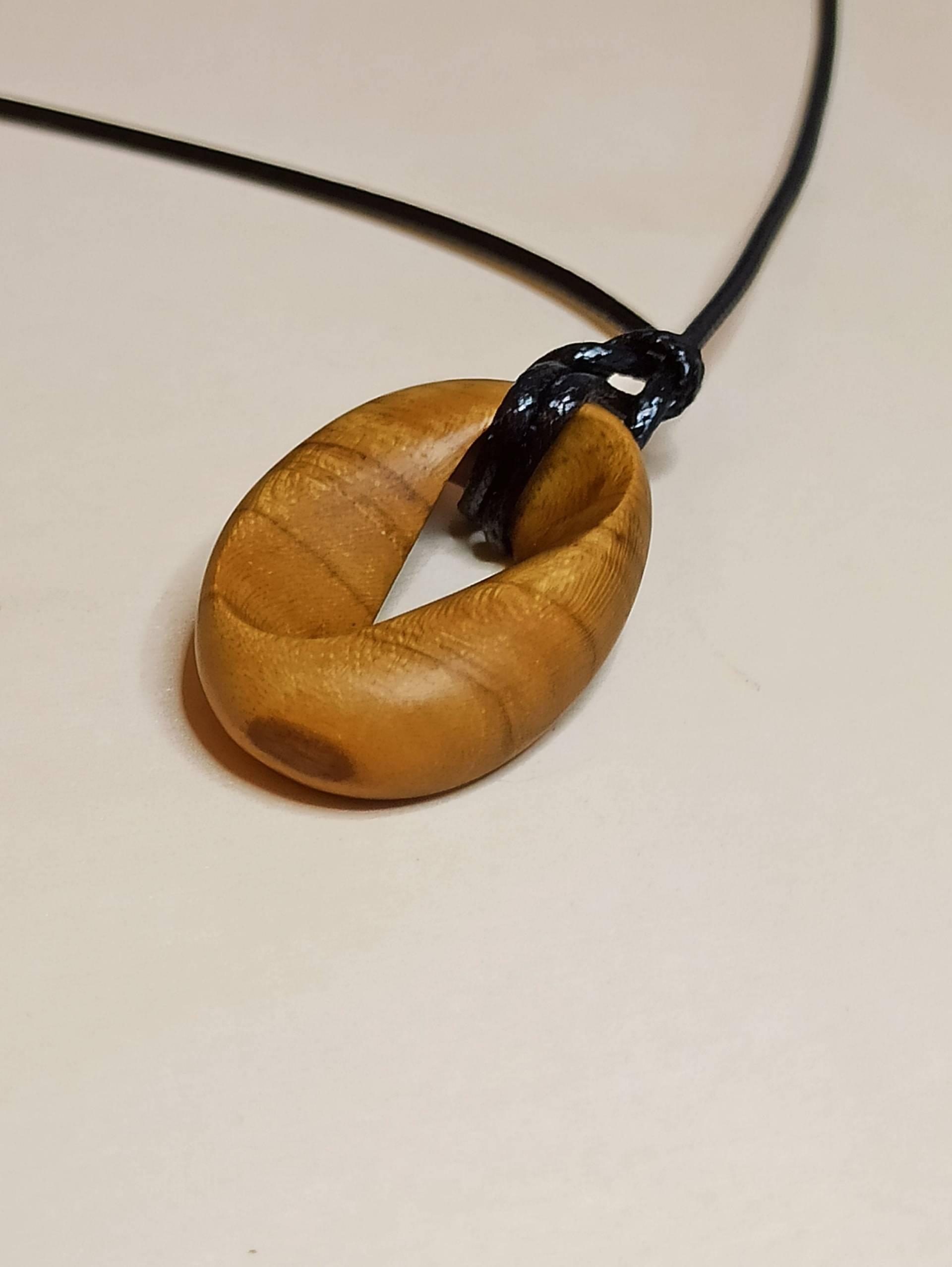 Möbius-Holzanhänger, Möbius-Halskette, Möbius-Band, 00315 von OstWOOD