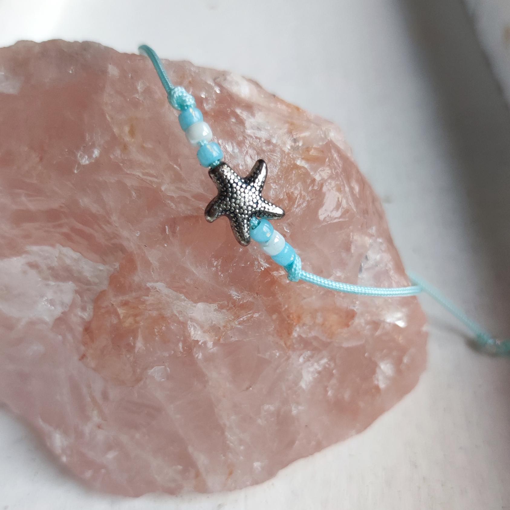 Zartes Armband Seestern Perlen, Handgefertigt, Rosa Türkis Blau Silber Makramee Damen Mädchen Geschenkidee Freundschaftsarmband Zartes Armband Seestern Perlen, Handgefertigt, Rosa Türkis Blau Silber Makramee Damen Mädchen Geschenkidee Freundschaftsarmband von OstseeliebeDesign
