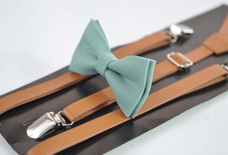 Salbei Grün Baumwolle Fliege + Tan Braun Dünne Kunstleder Verstellbare Hosenträger Für Jugend Teenage/Junge Kinder Baby Kleinkind von Osunworld