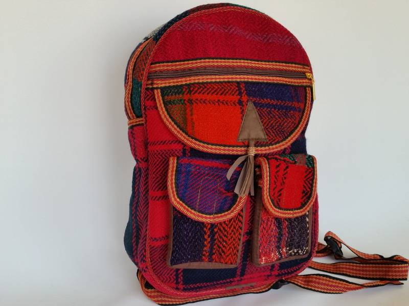 Handgewebter Kilim-Rucksack Unisex Büchertasche Mit Lederakzenten von OtantikArt