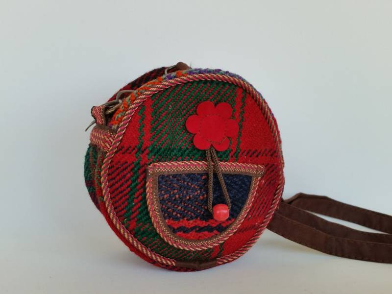 Kilim Circle Bag Handgemachte Boho Schultertasche Mit Lederblume von OtantikArt