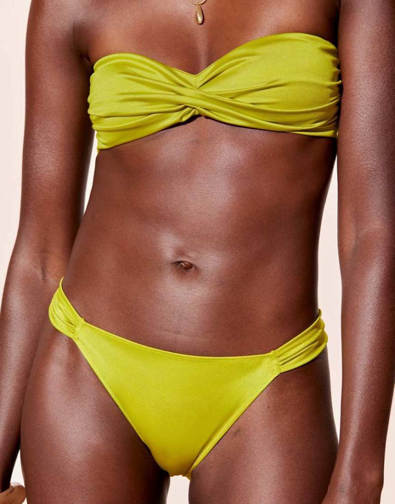 & Other Stories - Bikinihose in Grün mit U-Schnitt von Other Stories