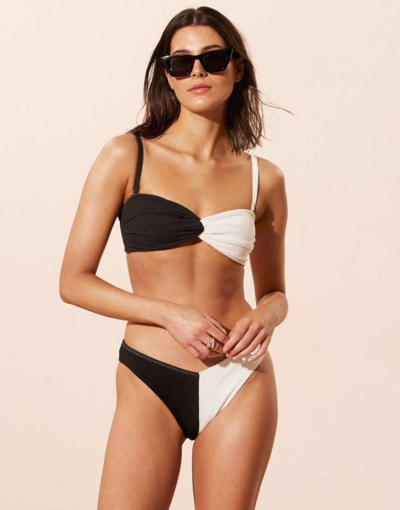 & Other Stories - Bikinihose in Schwarz und Weiß mit V-Form und hohem Beinausschnitt von Other Stories