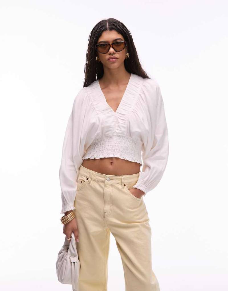 & Other Stories - Bluse in Weiß mit voluminösen Ärmeln, gesmoktem Ausschnitt und Oberteil von Other Stories