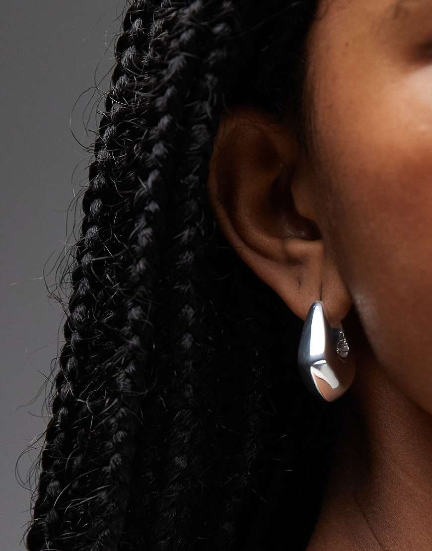 & Other Stories - Dreieckige Creolen in Silber von Other Stories