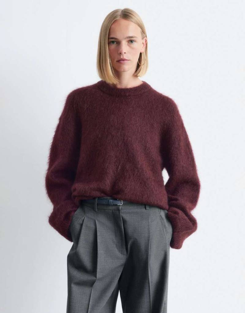 & Other Stories - Flauschiger Strickpullover aus superweichem Mohair in Burgunder-Rot von Other Stories