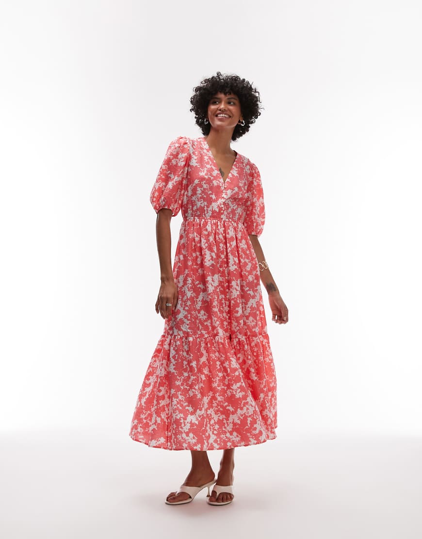 & Other Stories - Gestuftes, hochwertiges Maxikleid mit marmoriertem Print in Rosa und voluminösen Ärmeln & Other Stories - Gestuftes, hochwertiges Maxikleid mit marmoriertem Print in Rosa und voluminösen Ärmeln von Other Stories