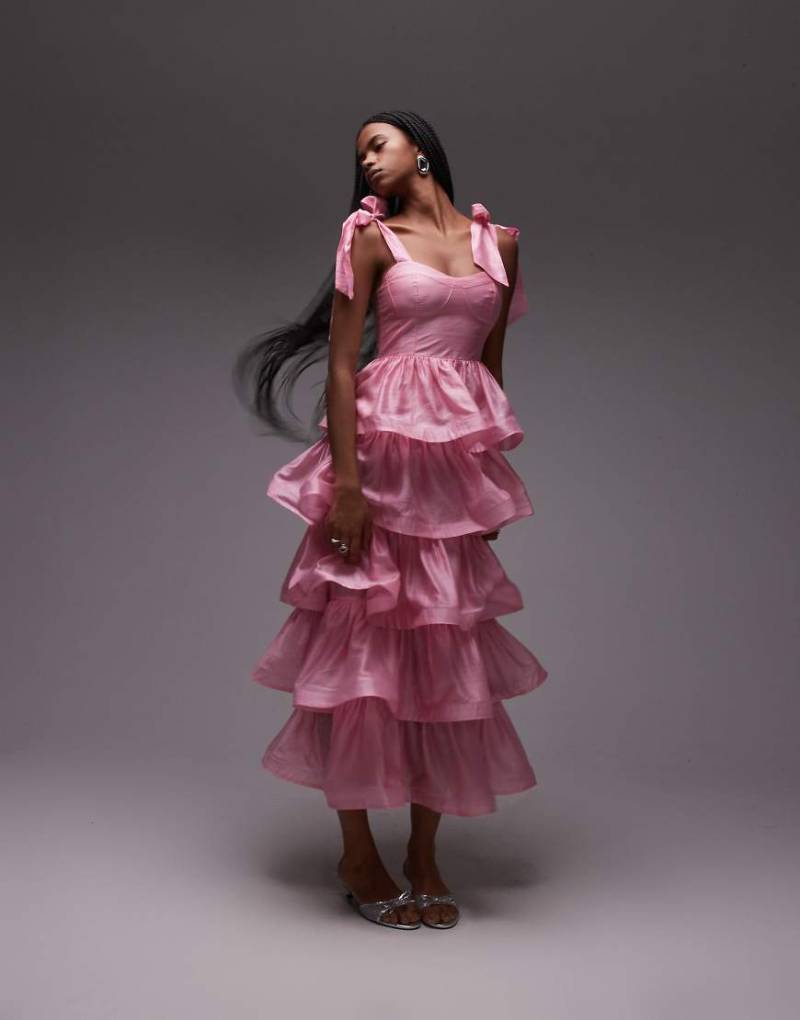 & Other Stories - Gestuftes Maxikleid in Rosa mit Korsettdesign vorne von Other Stories