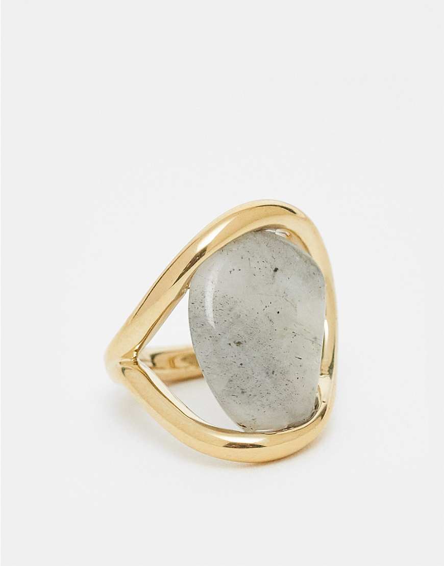 & Other Stories - Goldfarbener Ring im Wirbel-Design mit Stein in dunklem Khakigrün & Other Stories - Goldfarbener Ring im Wirbel-Design mit Stein in dunklem Khakigrün von Other Stories