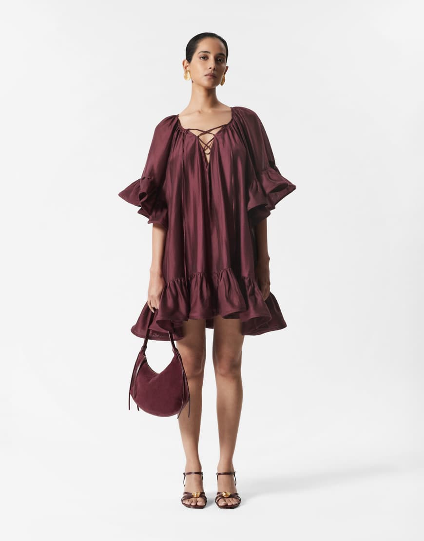 & Other Stories - Halb-transparentes Minikleid in Burgunderrot mit Rüschenkante an den Ärmeln und Bindedetail am Ausschnitt-Brown & Other Stories - Halb-transparentes Minikleid in Burgunderrot mit Rüschenkante an den Ärmeln und Bindedetail am Ausschnitt-Brown von Other Stories
