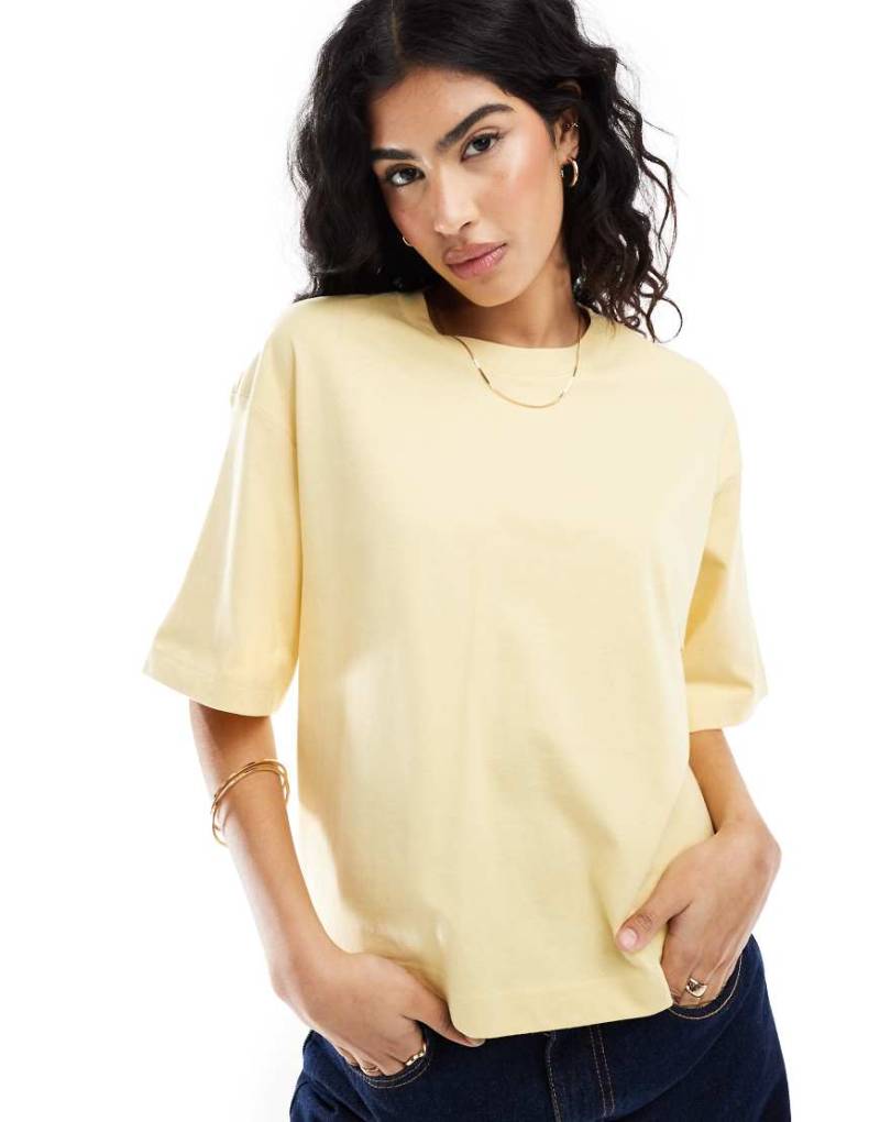 & Other Stories - Kastiges Oversize-T-Shirt in zartem Gelb von Other Stories
