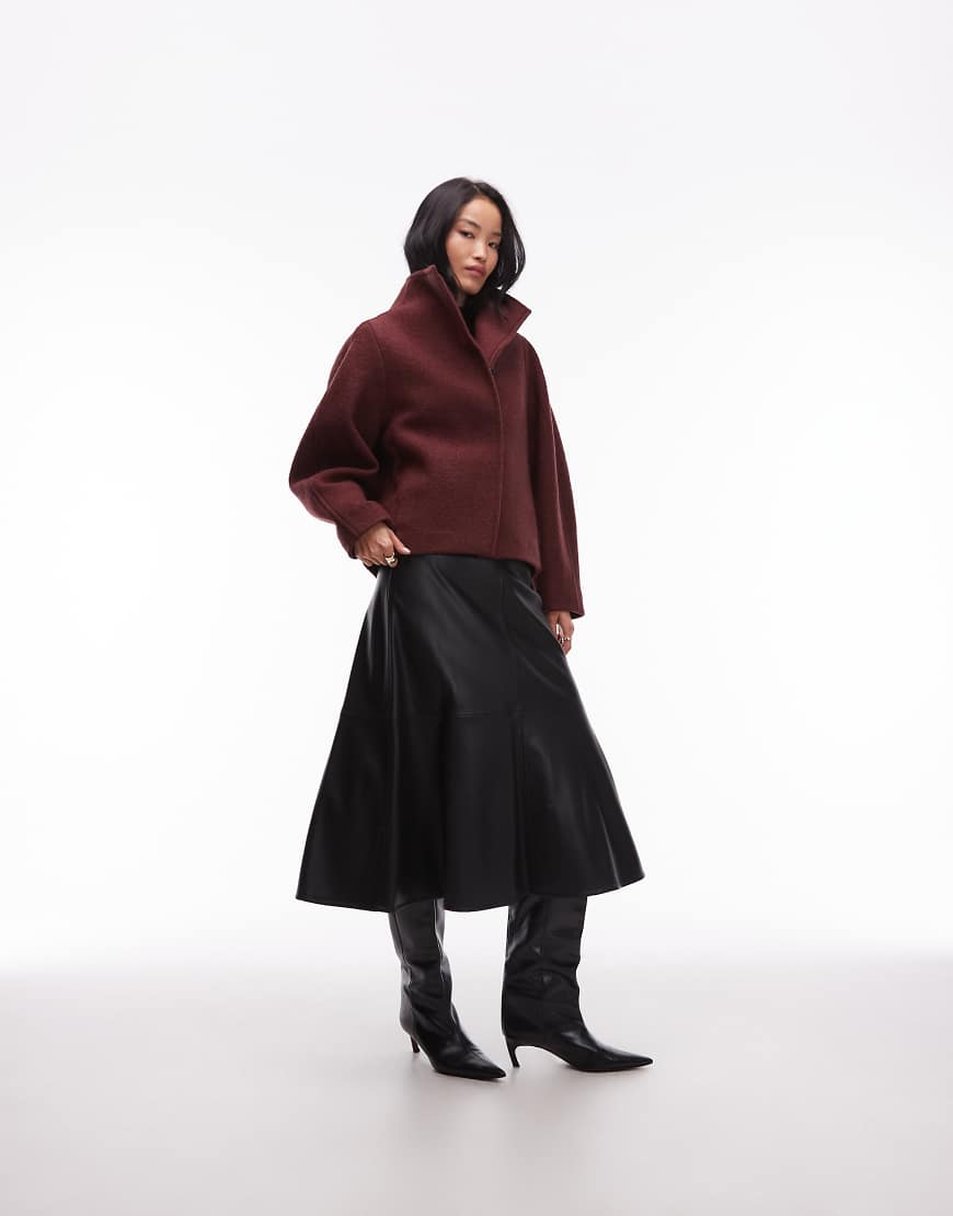 & Other Stories - Kurze Jacke aus Wollmix in dunklem Burgunderrot mit Stehkragen von Other Stories