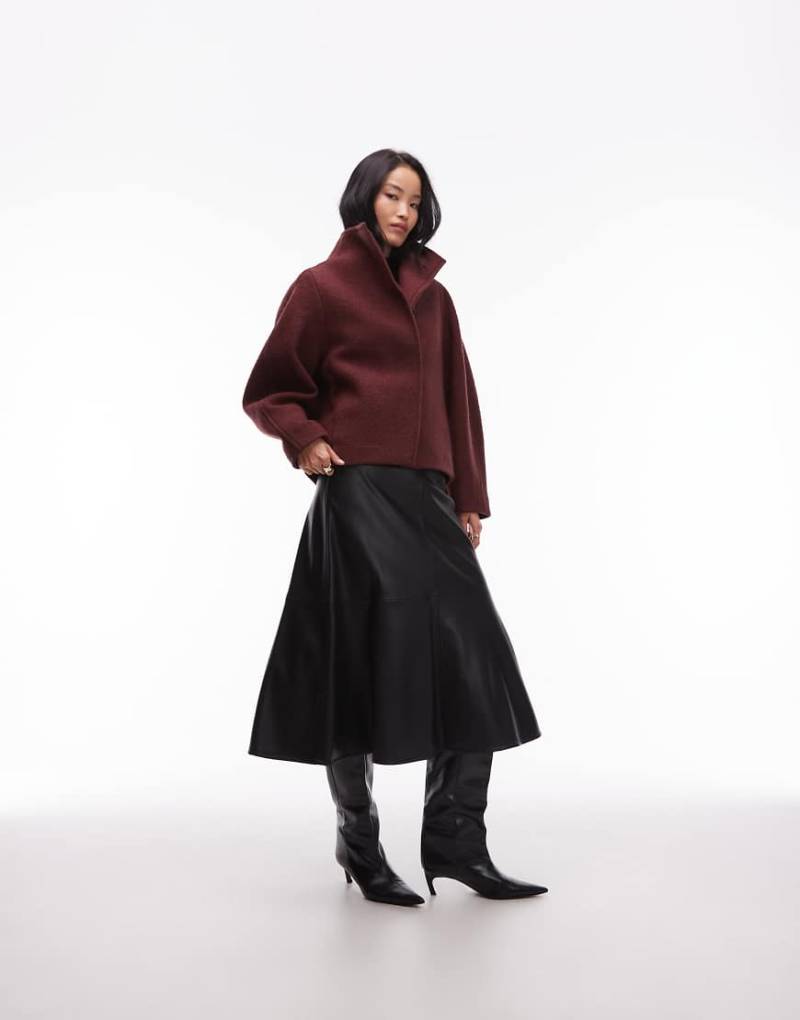 & Other Stories - Kurze Jacke aus Wollmix in dunklem Burgunderrot mit Stehkragen von Other Stories