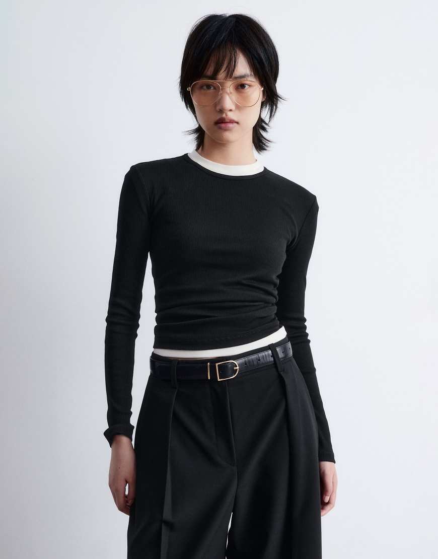 & Other Stories - Langärmliges, geripptes Oberteil aus weichem Jersey in Schwarz von Other Stories