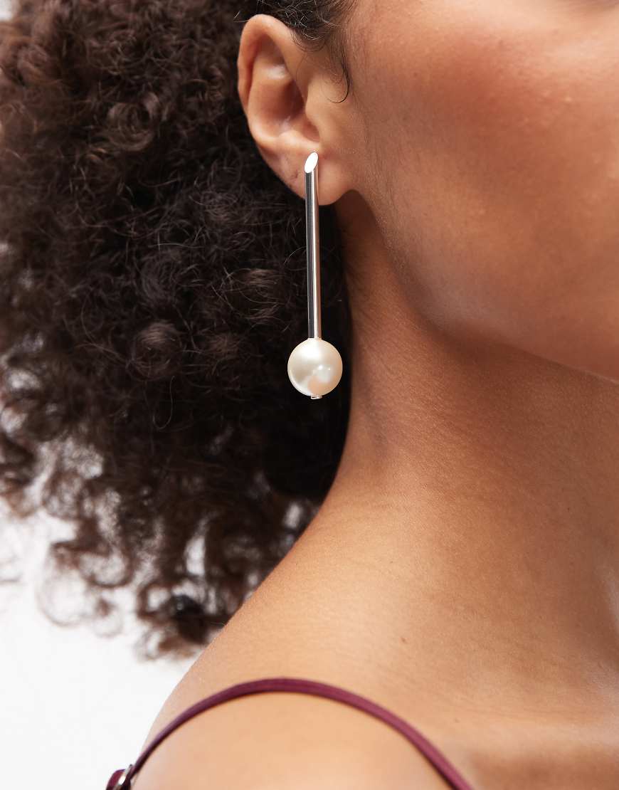 & Other Stories - Lange, silberfarbene Ohrringe mit Perlenverzierung-Goldfarben von Other Stories