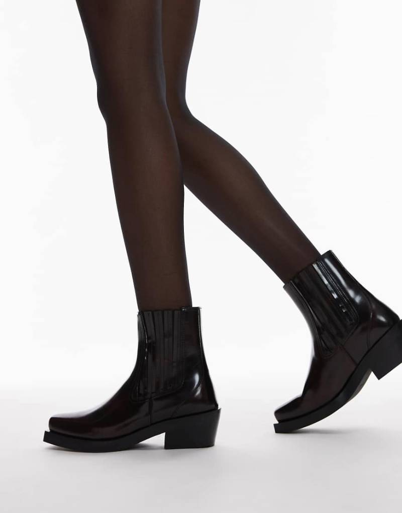 & Other Stories - Leder-Cowboystiefel in Dunkelrot mit eckiger Zehenpartie von Other Stories