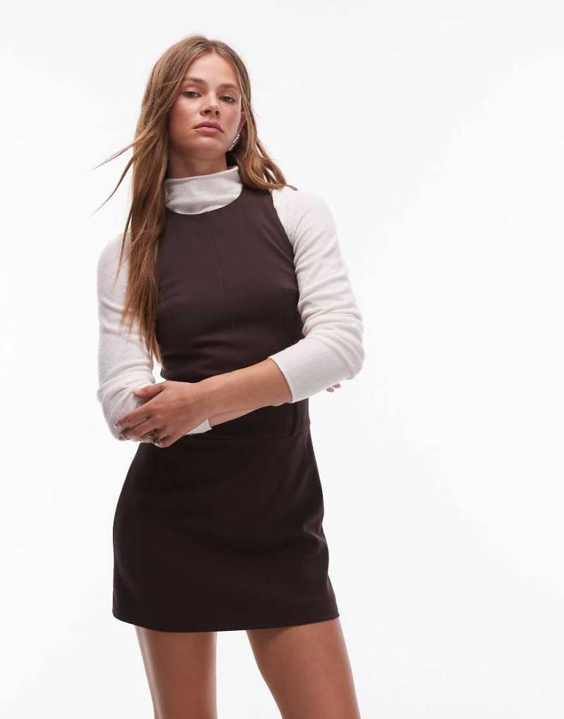 & Other Stories - Mini-Latzkleid in Braun-Brown von Other Stories